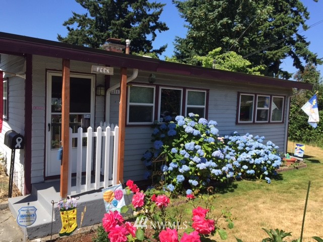 2113 Northeast 6th Place Renton, WA 98056 - Photo 2 of 23