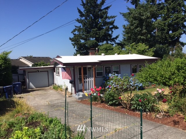 2113 Northeast 6th Place Renton, WA 98056 - Photo 3 of 23