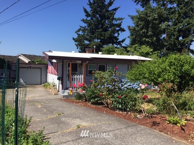 2113 Northeast 6th Place Renton, WA 98056 - Photo 4 of 23