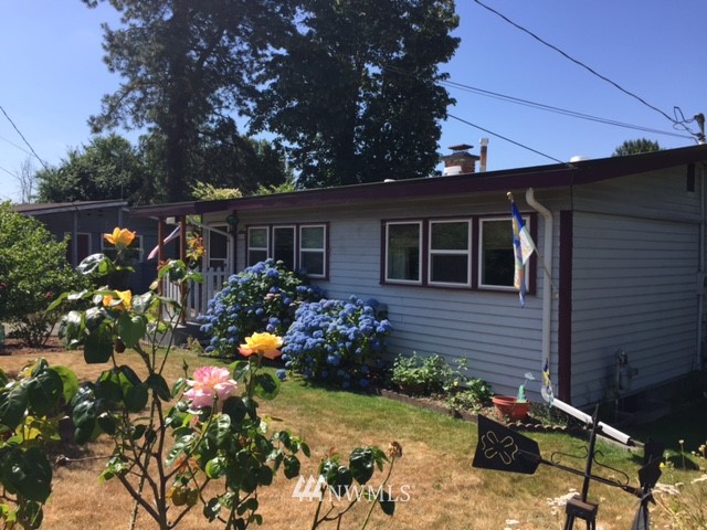 2113 Northeast 6th Place Renton, WA 98056 - Photo 5 of 23