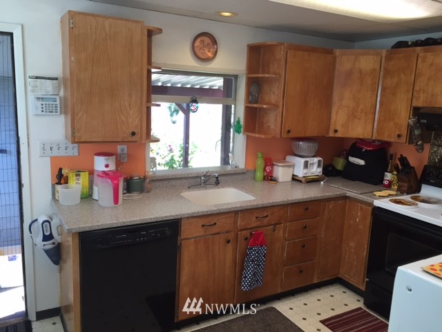 2113 Northeast 6th Place Renton, WA 98056 - Photo 9 of 23