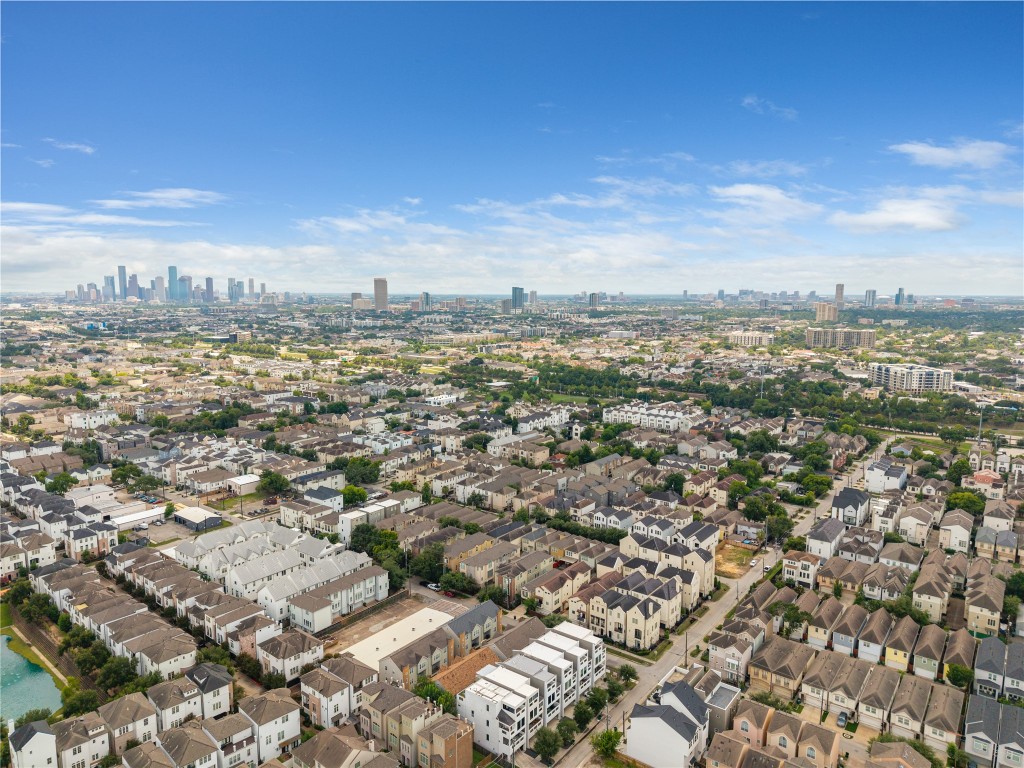 5733 Kansas Street Houston, TX 77007 - Photo 8 of 36 a view of a city
