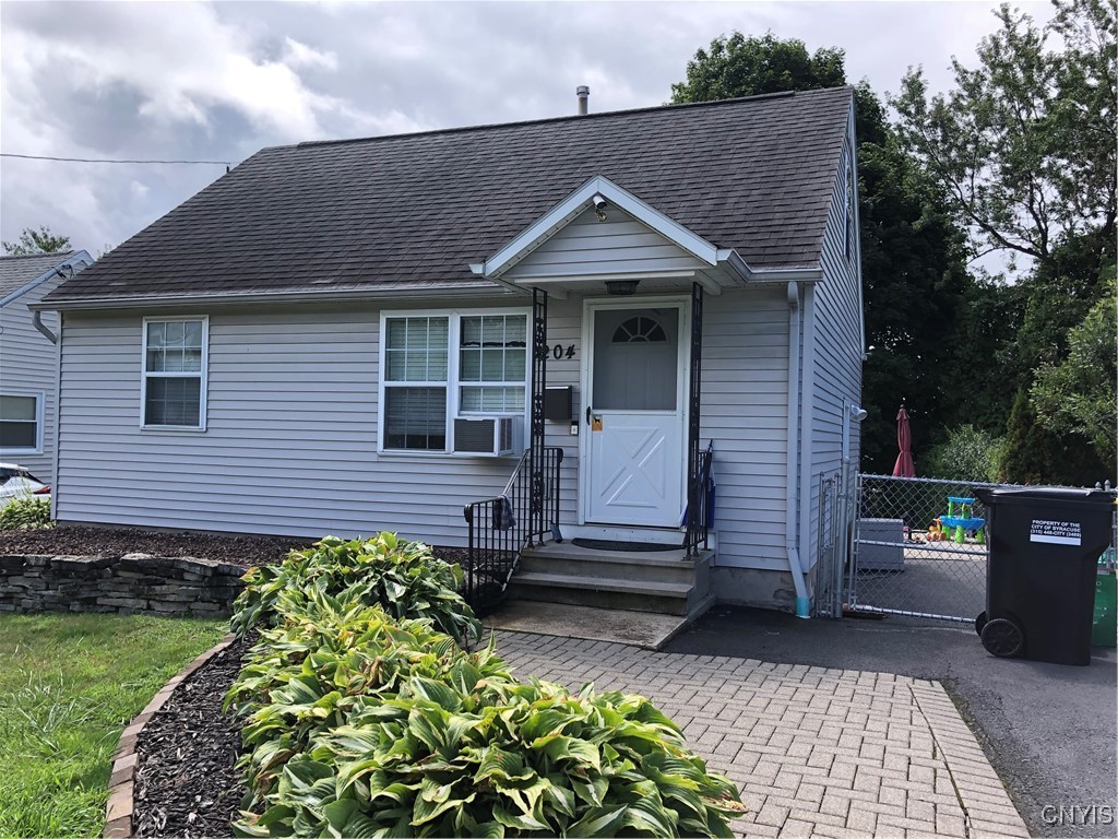 204 Champlin Drive Syracuse, NY 13206 - Photo 1 of 34
