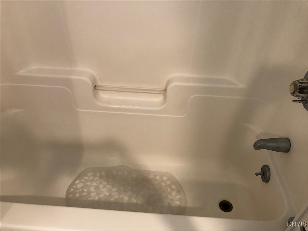 204 Champlin Drive Syracuse, NY 13206 - Photo 11 of 34