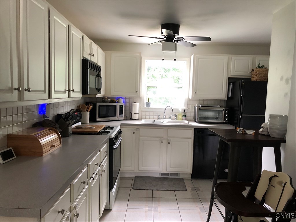 204 Champlin Drive Syracuse, NY 13206 - Photo 6 of 34