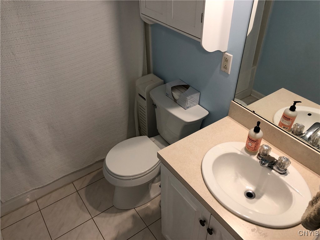 204 Champlin Drive Syracuse, NY 13206 - Photo 8 of 34