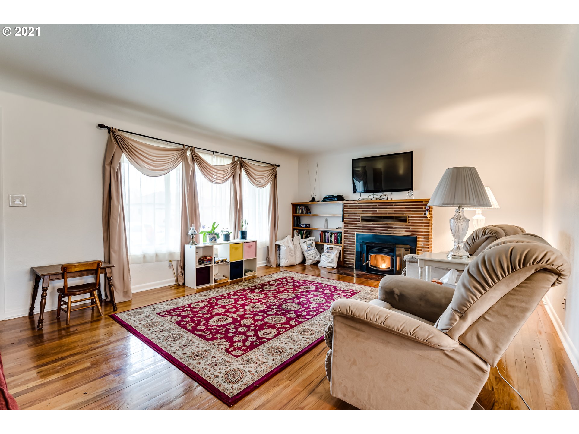1330 Olympic Street Springfield, OR 97477 - Photo 5 of 19