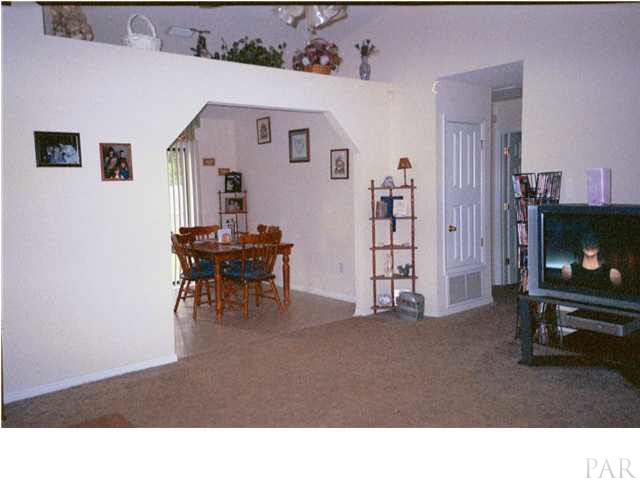 7456 Johnson Road Milton, FL 32583 - Photo 13 of 16 FAMILY ROOM