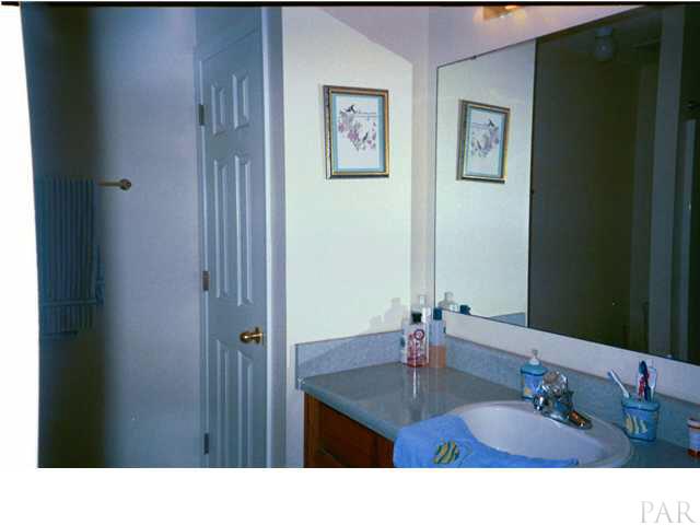 7456 Johnson Road Milton, FL 32583 - Photo 10 of 16 MASTER BATH