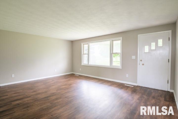 13068 Antioch Road Tremont, IL 61568 - Photo 3 of 27 Gallery Image 3