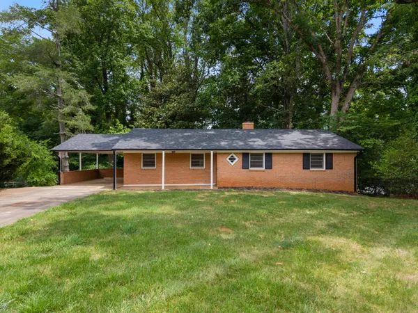 $2,200 | 115 Lakemont Court, Martinsville, VA 24112
