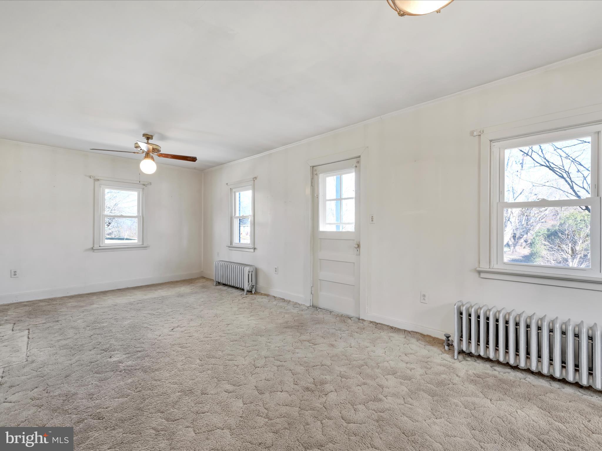 2067 South Forge Road Palmyra, PA 17078 - Photo 5 of 27 Living Room