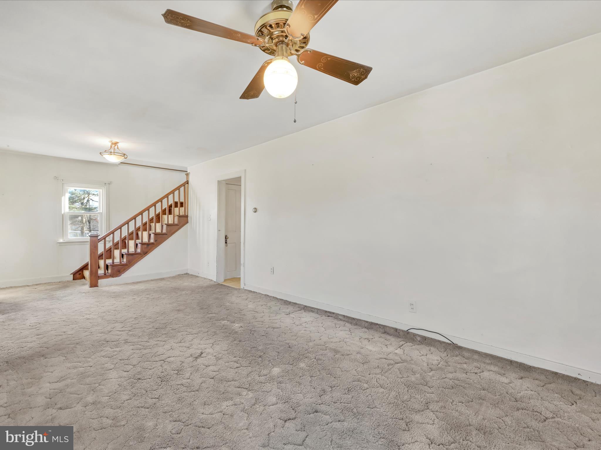 2067 South Forge Road Palmyra, PA 17078 - Photo 7 of 27 Living Room