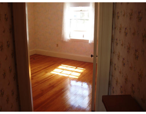 6 Lincoln Road Salem, MA 01970 - Photo 3 of 15 Gallery Image 3