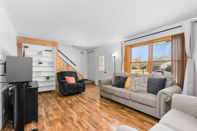 $299,900 | 3110 Timber Hill Lane, Aurora, IL 60504