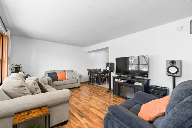 $299,900 | 3110 Timber Hill Lane, Aurora, IL 60504