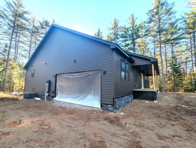 $625,000 | 330 Benjamin Wentworth Drive, Tamworth, NH 03817