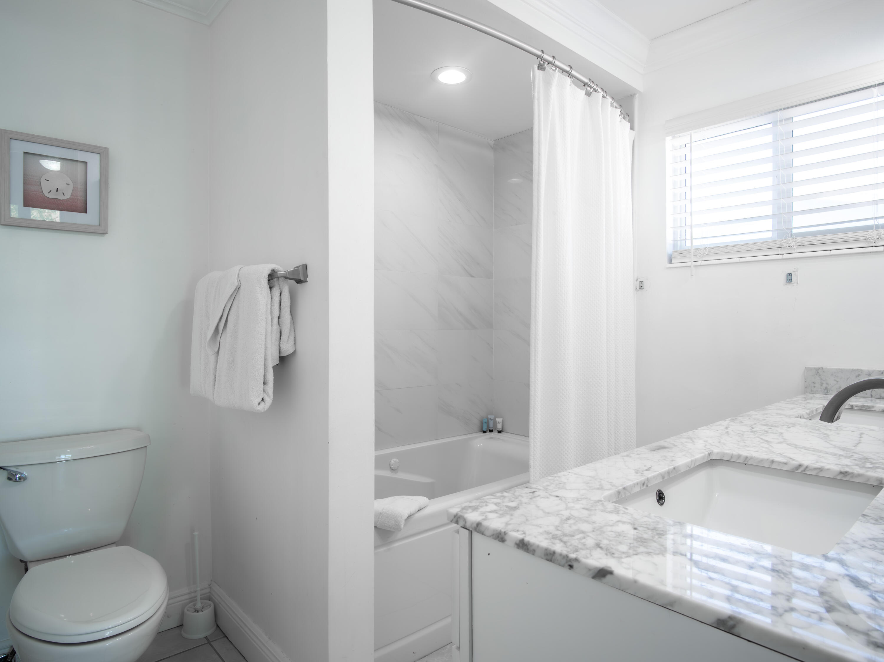 89 Sombrero Beach Road Marathon, FL 33050 - Photo 28 of 55 Bathroom (3)
