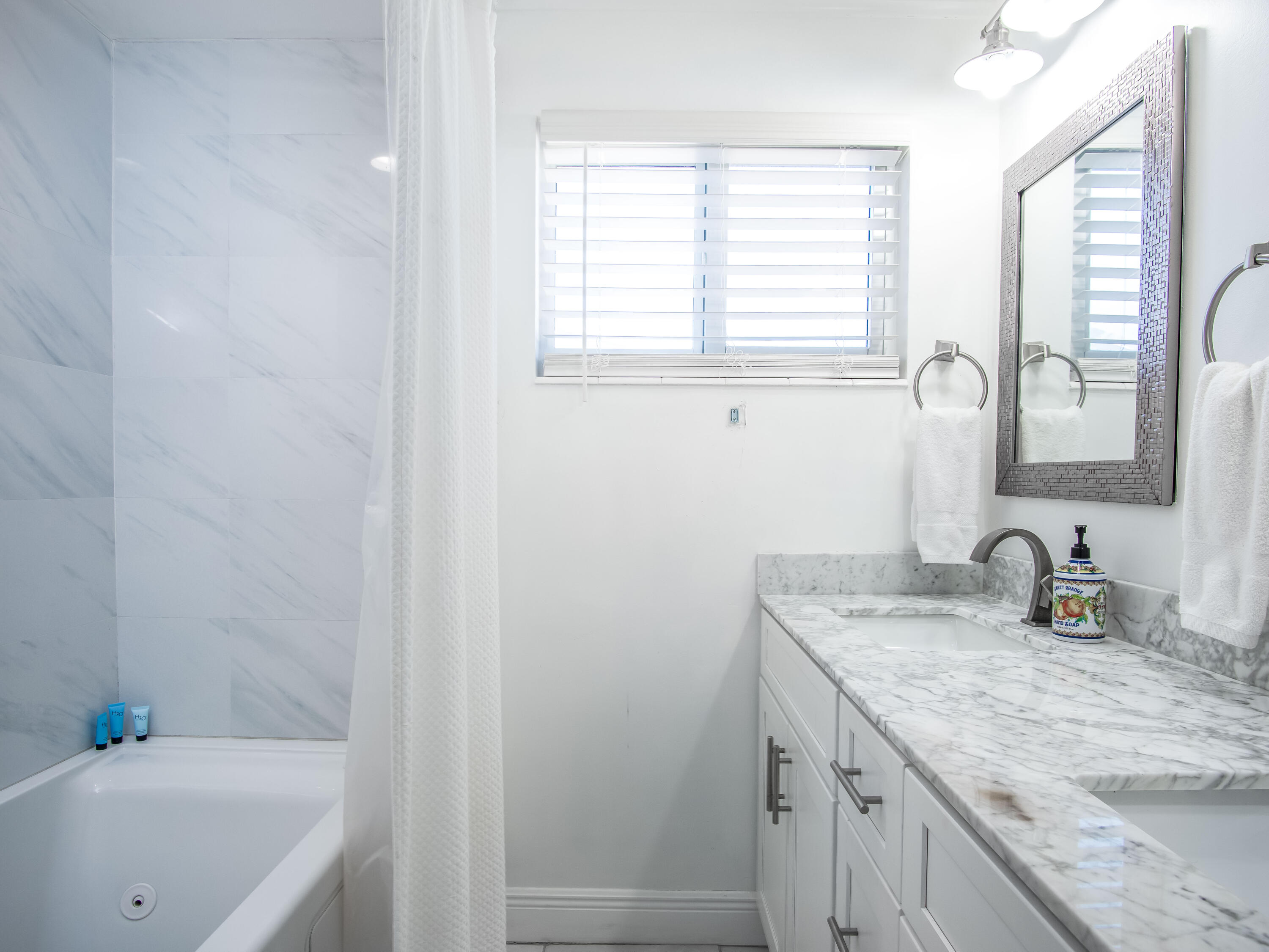 89 Sombrero Beach Road Marathon, FL 33050 - Photo 29 of 55 Bathroom (1)