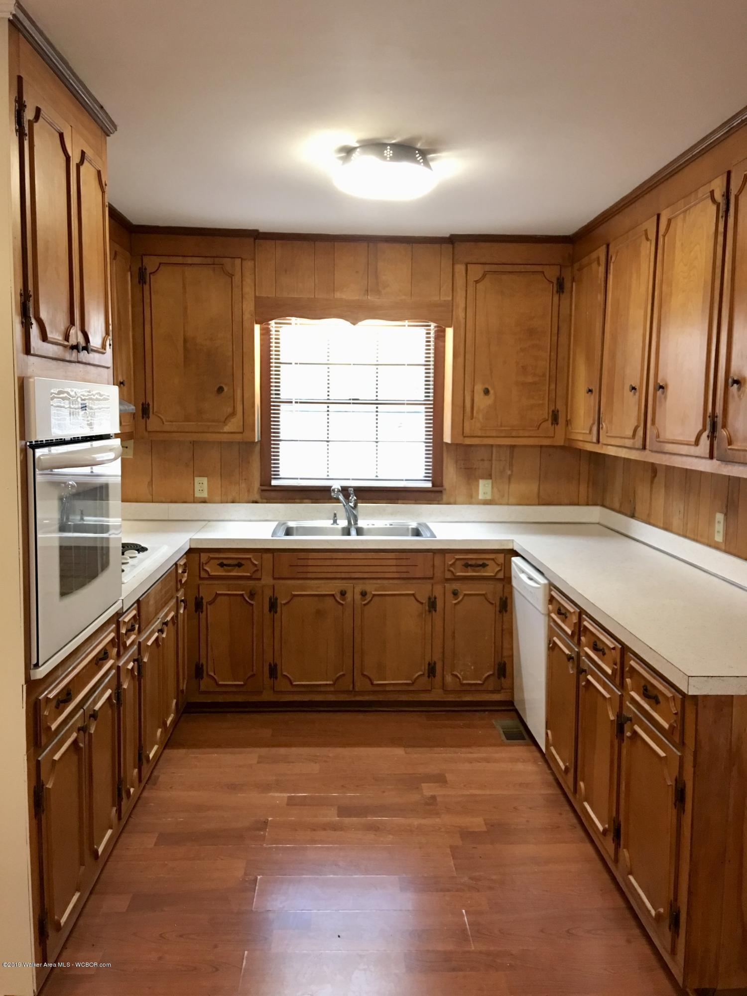 270 Ridgewood Drive Jasper, AL 35501 - Photo 4 of 19 Gallery Image 4