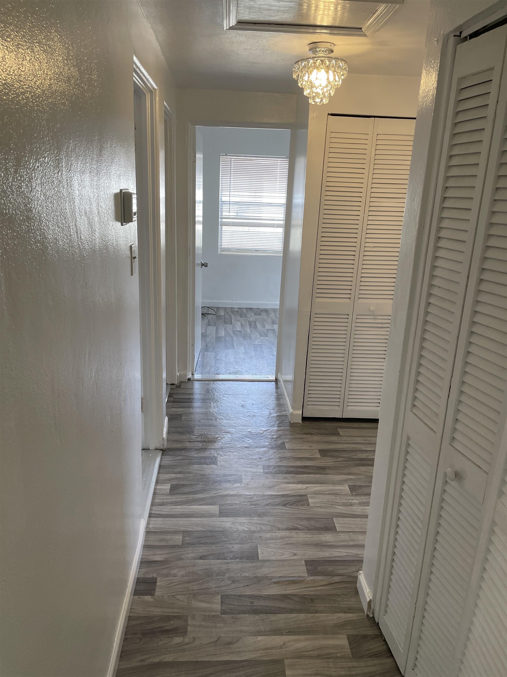 6 Christopher Street St. Augustine, FL 32084 - Photo 9 of 14 a view of a hallway