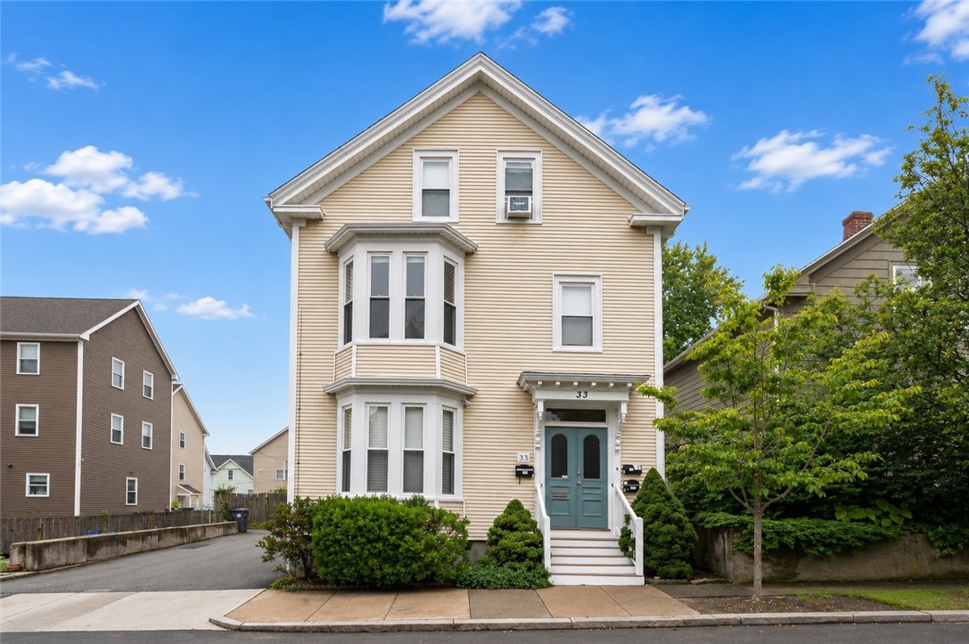 33 Amy Street Providence, RI 02906 - Photo 3 of 50