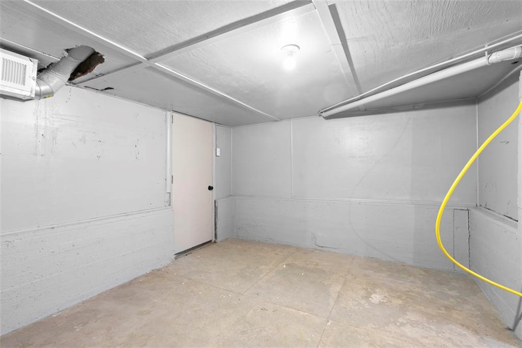 1105 Stock Street Pittsburgh, PA 15207 - Photo 30 of 37 a view of a room with racks