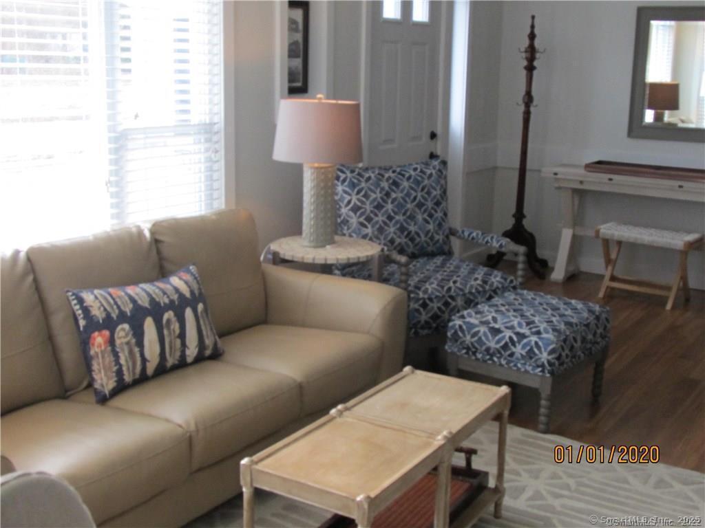 11 Bond Street East Lyme, CT 06357 - Photo 3 of 21