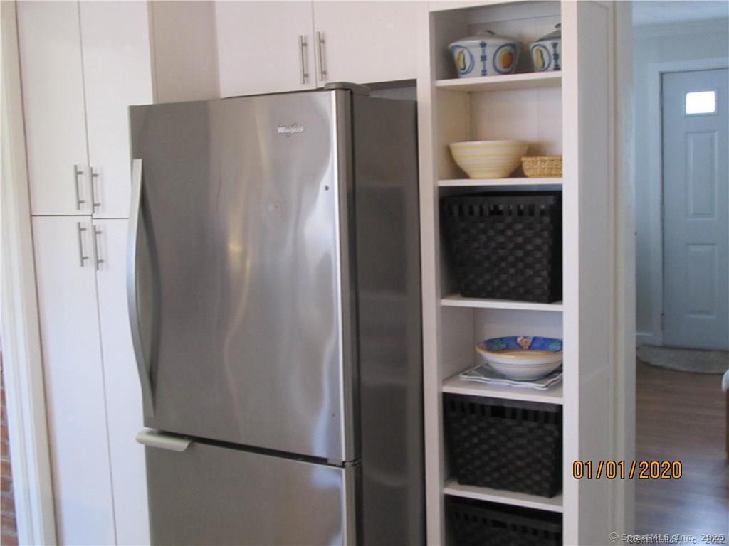 11 Bond Street East Lyme, CT 06357 - Photo 7 of 21