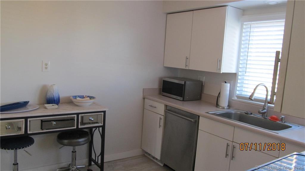 11 Bond Street East Lyme, CT 06357 - Photo 8 of 21