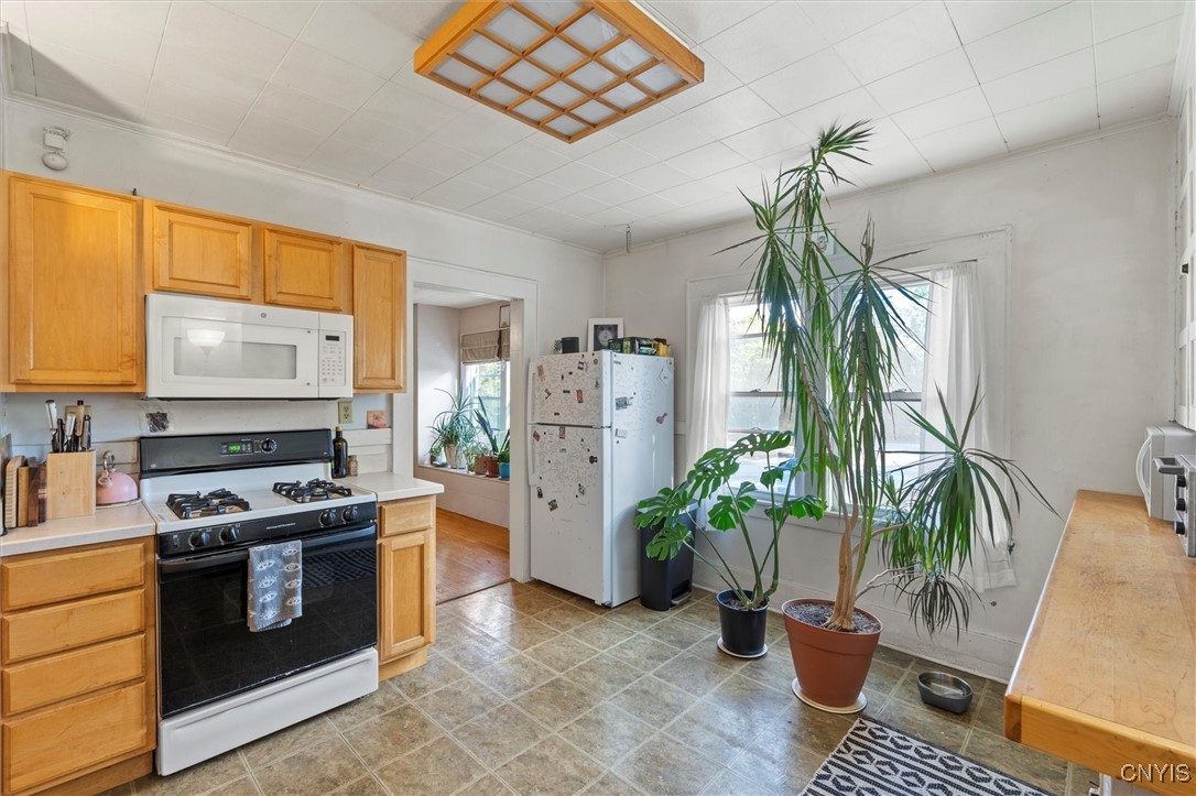 236-38 Miles Avenue Syracuse, NY 13210 - Photo 10 of 44