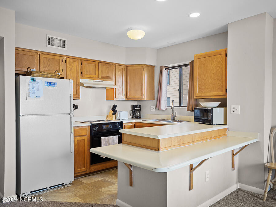 1840 New River Inlet Road, Unit 2201 North Topsail Beach, NC 28460 - Photo 73 of 77 2201 Topsail Dunes-29