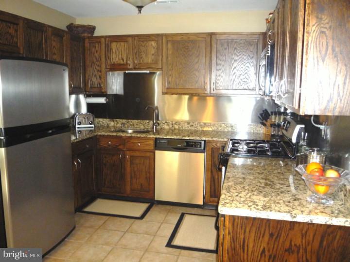 105 Pebble Road East Windsor, NJ 08520 - Photo 3 of 25 Kitchen
