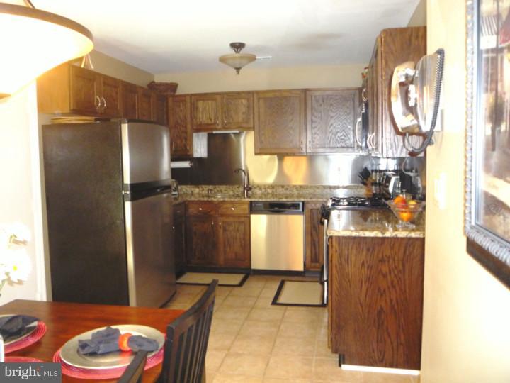 105 Pebble Road East Windsor, NJ 08520 - Photo 4 of 25 Kitchen