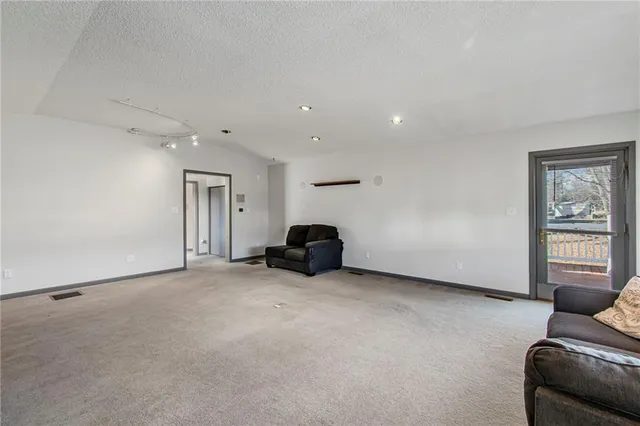 $269,900 | 6 West 15th Street, Carrollton, MO 64633