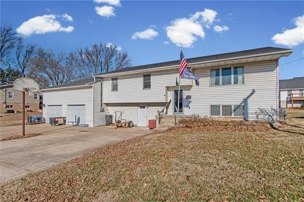 $269,900 | 6 West 15th Street, Carrollton, MO 64633