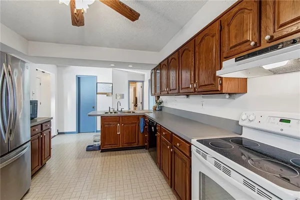 $255,900 | 6 West 15th Street, Carrollton, MO 64633
