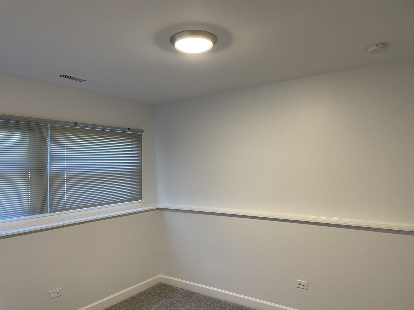 449 Yarmouth Road Elk Grove Village, IL 60007 - Photo 28 of 48 a view of a small space