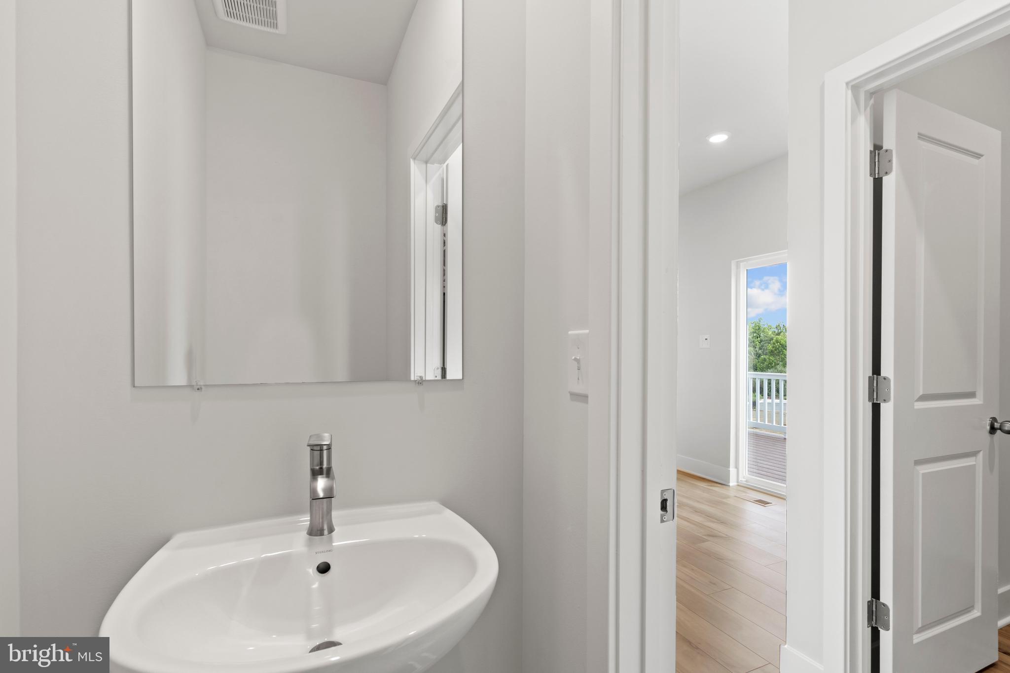 1715 Water Xing Road Baltimore, MD 21208 - Photo 14 of 31 Powder Room