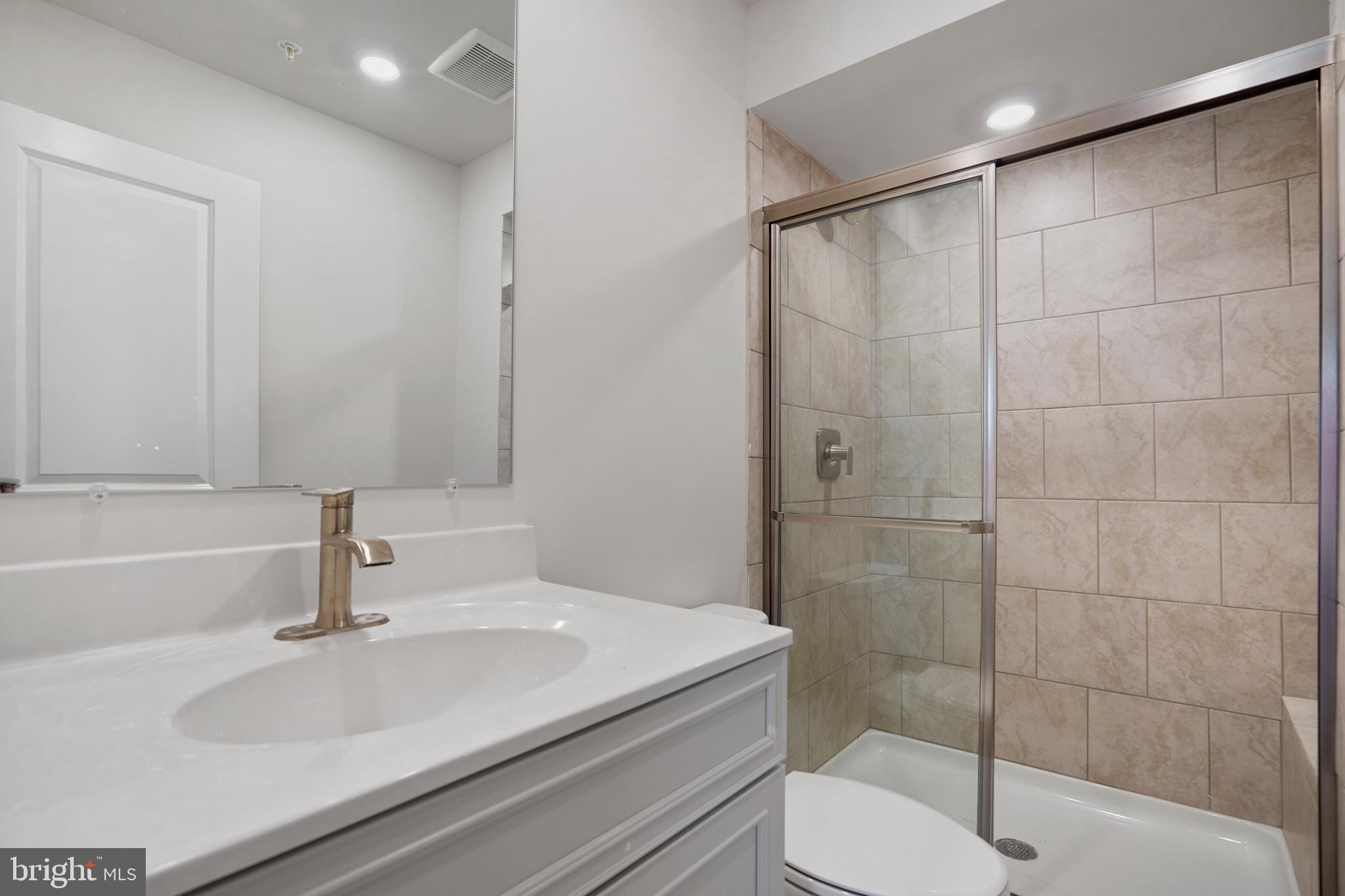 1715 Water Xing Road Baltimore, MD 21208 - Photo 30 of 31 Lower level Full bath