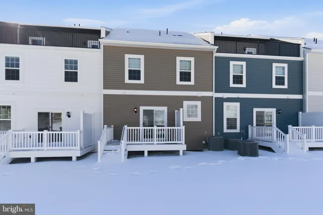 $3,395 | 1715 Water Xing Road, Baltimore, MD 21208