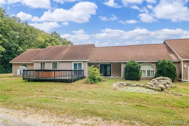 $189,900 | 21604 Fox Drive, Carlyle, IL 62231