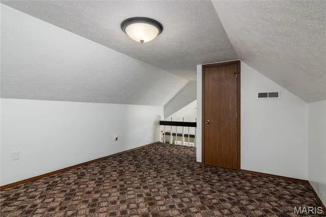 $189,900 | 21604 Fox Drive, Carlyle, IL 62231