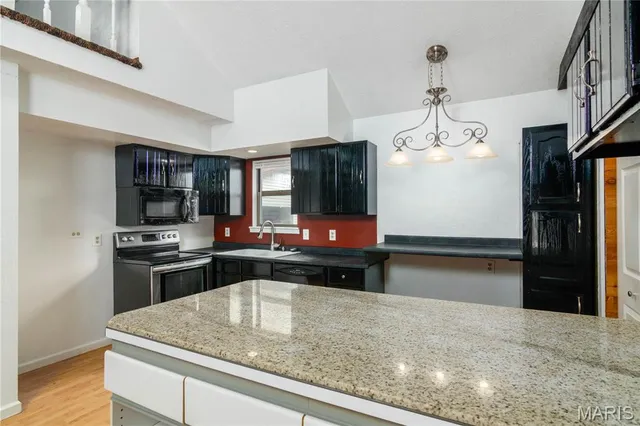 $189,900 | 21604 Fox Drive, Carlyle, IL 62231