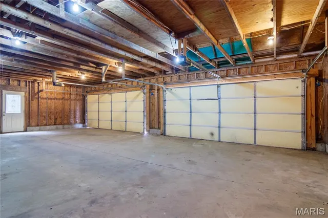 $189,900 | 21604 Fox Drive, Carlyle, IL 62231