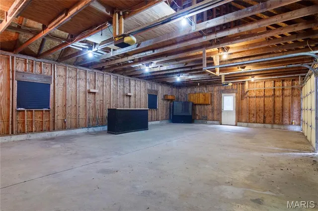 $189,900 | 21604 Fox Drive, Carlyle, IL 62231