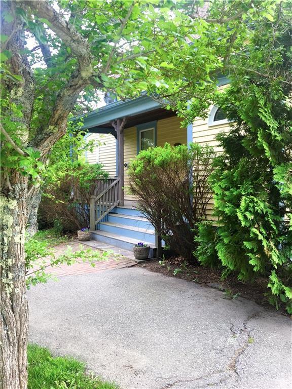 28 Lakeview Road West Boothbay Harbor, ME 04575 - Photo 2 of 34 Quintessential front walkway,...