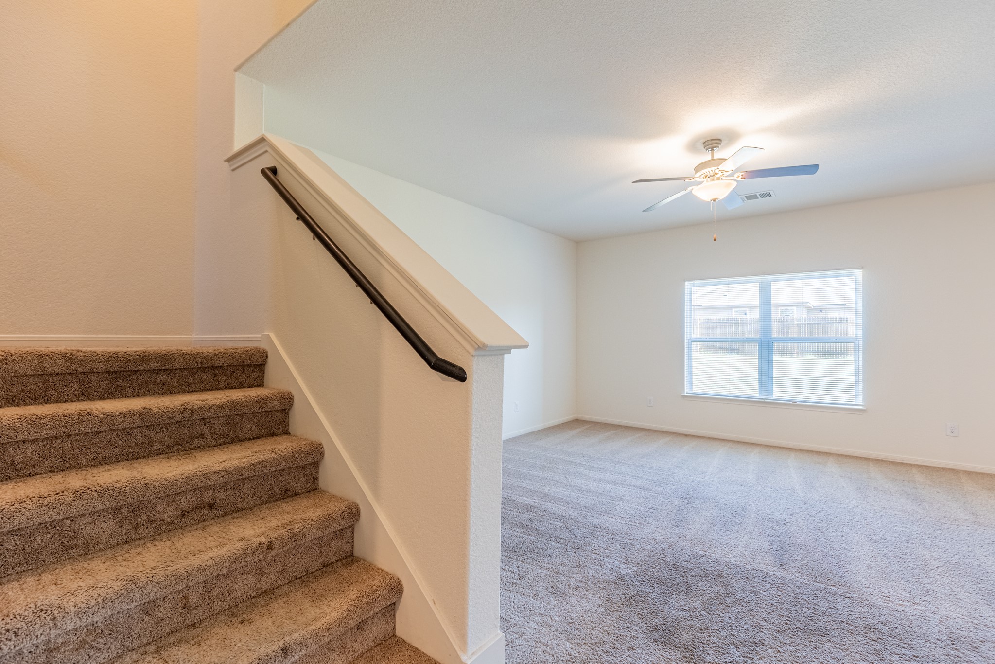 18628 Quiet Range Drive Elgin, TX 78621 - Photo 5 of 32 a view of entryway