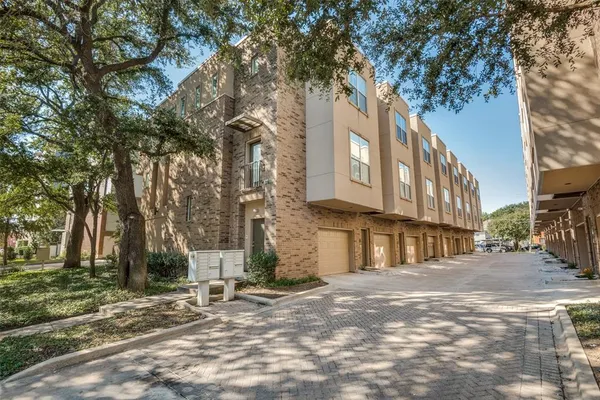 $3,200 | 4225 McKinney Avenue, Unit 11, Dallas, TX 75205