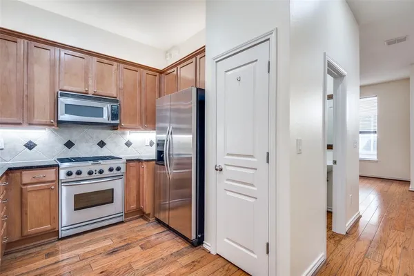 $3,200 | 4225 McKinney Avenue, Unit 11, Dallas, TX 75205